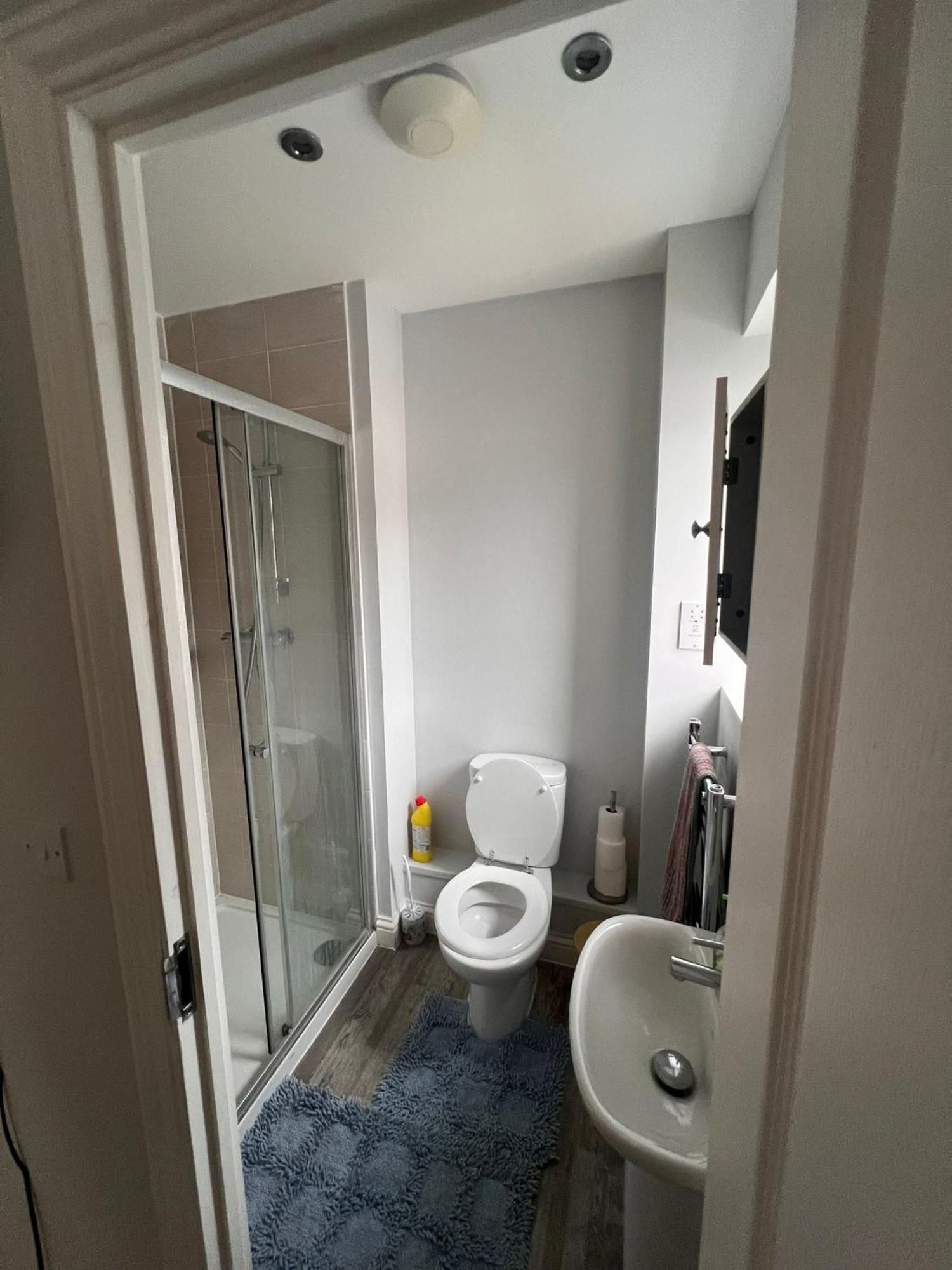 Whyte, Modern 3 Bed House With Garden, Sleeps 9, Free Parking, Sittingbourne City Centre, Kent ภายนอก รูปภาพ